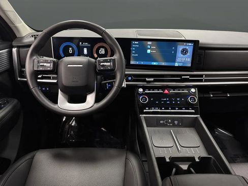 Used 2025 Hyundai Santa Fe SEL image 5