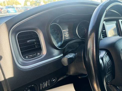 Used 2022 Dodge Charger SXT image 16