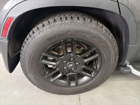 Used 2024 Land Rover Defender 110 S image 22