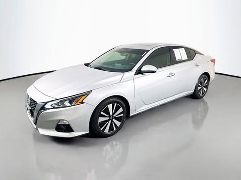 Used 2020 Nissan Altima 2.5 SL FWD image 3
