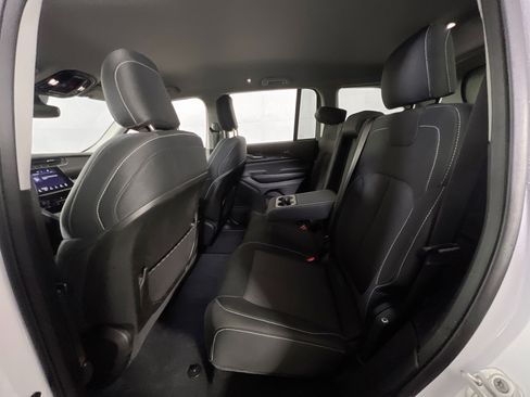 Used 2023 Jeep Grand Cherokee Laredo image 22