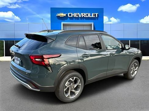 New 2026 Chevrolet Trax LT w/ LT Convenience Package image 3