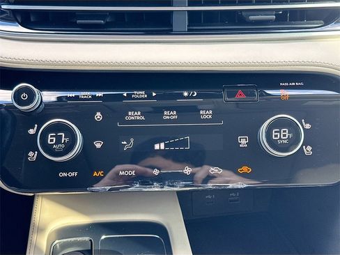 Used 2022 INFINITI QX60 Luxe w/ Vision Package image 17