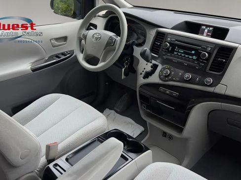 Used 2011 Toyota Sienna LE w/ Towing Pkg FWD image 20