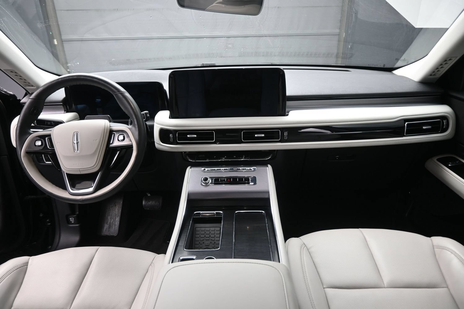 Used 2025 Lincoln Aviator 2WD image 24