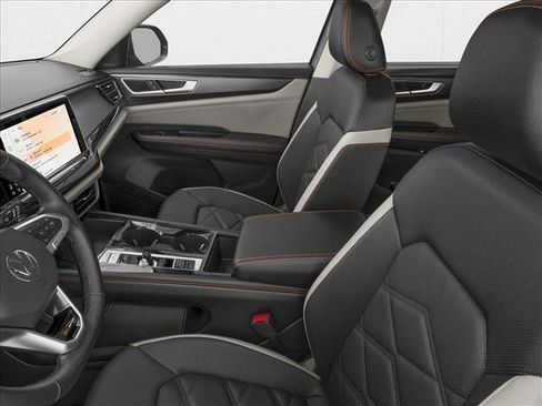 New 2026 Volkswagen Atlas Peak Edition image 6