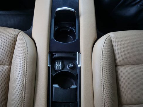 Used 2016 Porsche Panamera 4S image 13