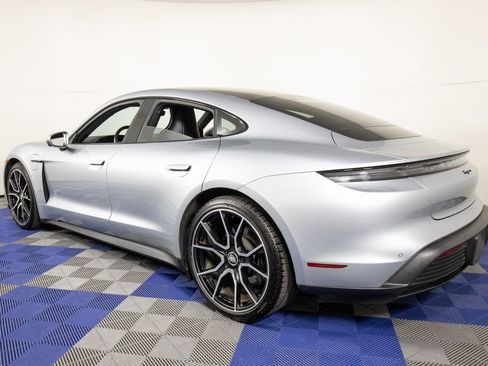 Used 2022 Porsche Taycan image 6
