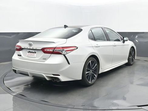Used 2020 Toyota Camry XSE image 6