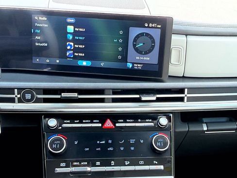 Used 2025 Hyundai Santa Fe SEL AWD/4WD image 14