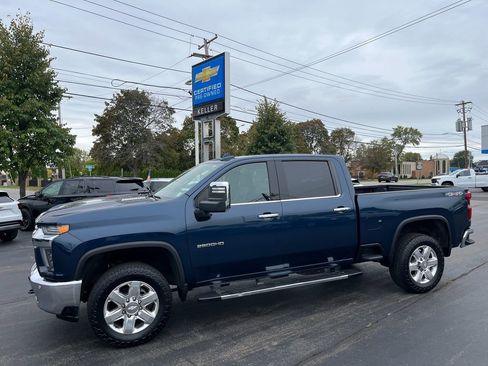 Used 2020 Chevrolet Silverado 2500 LTZ w/ LTZ Plus Package image 3