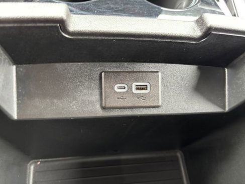 Used 2025 Chevrolet Tahoe Z71 image 23