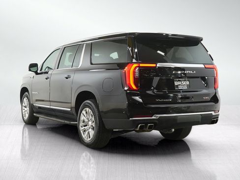 Used 2025 GMC Yukon XL Denali AWD/4WD image 3