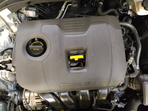 Used 2019 Hyundai Elantra SEL FWD image 30