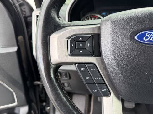 Used 2019 Ford F150 Platinum AWD/4WD image 16