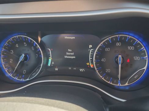 New 2027 Chrysler Pacifica Limited AWD/4WD image 12