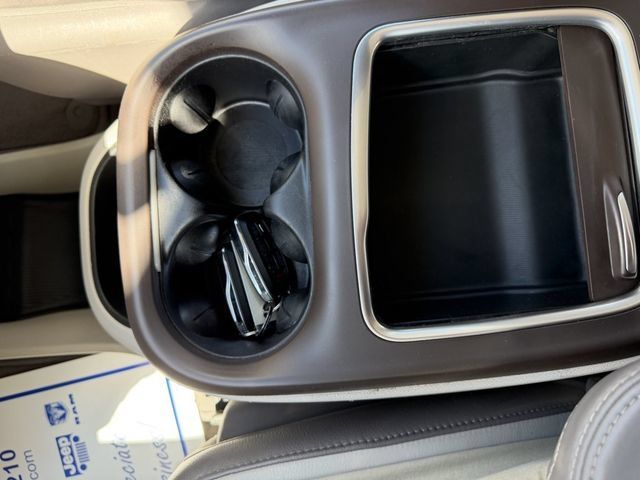 Used 2018 Chrysler Pacifica Touring-L Plus FWD image 23