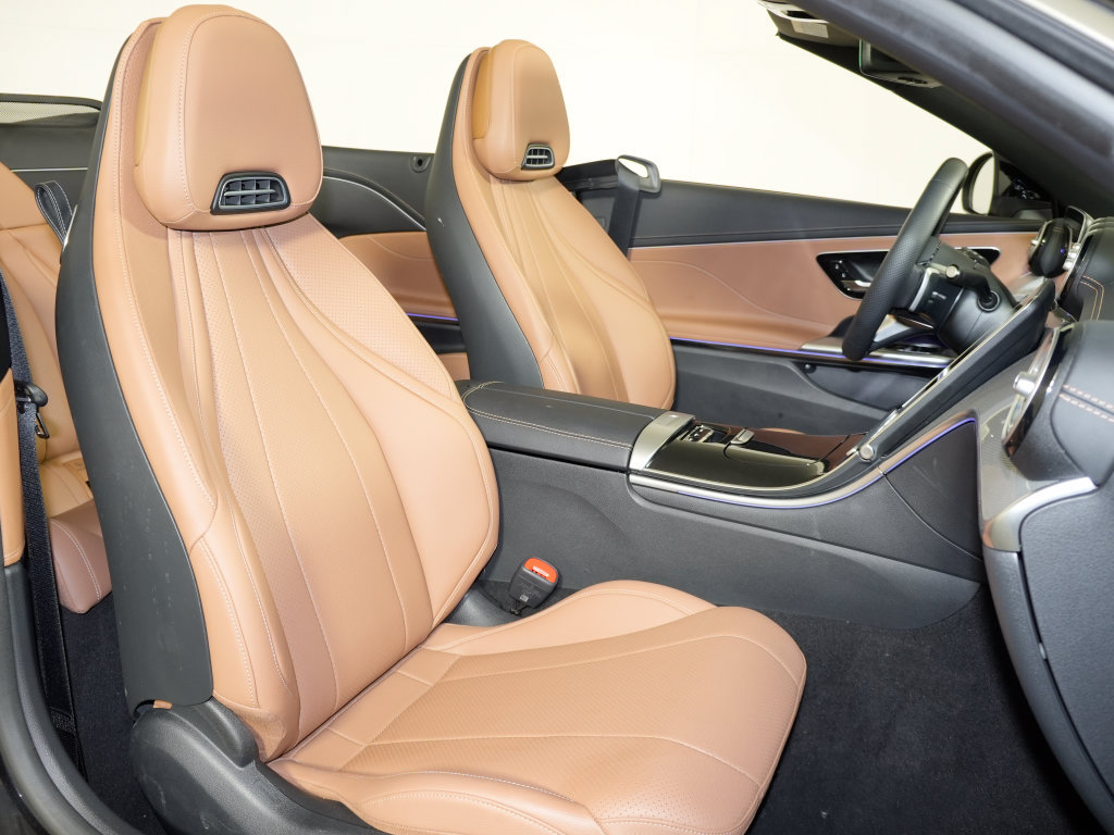 Certified 2024 Mercedes-Benz CLE 300 4MATIC Cabriolet image 21