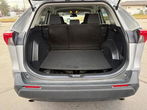 Used 2021 Toyota RAV4 LE image 23