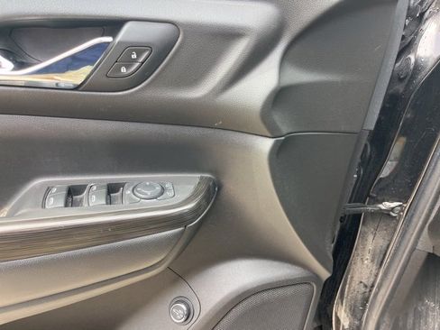 Used 2019 GMC Acadia SLT w/ Black Edition image 13