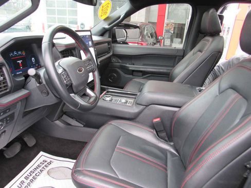 Used 2022 Ford Expedition Limited image 14