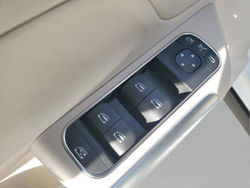 Used 2025 Mercedes-Benz GLA 250 image 16