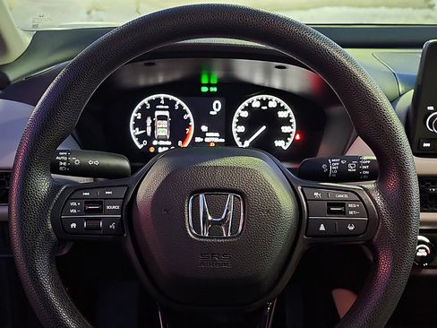 Used 2023 Honda HR-V LX image 18