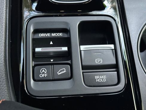 Certified 2024 Honda Pilot TrailSport image 32