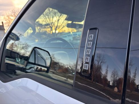 New 2026 Ford F250 Lariat w/ Black Appearance Package image 18