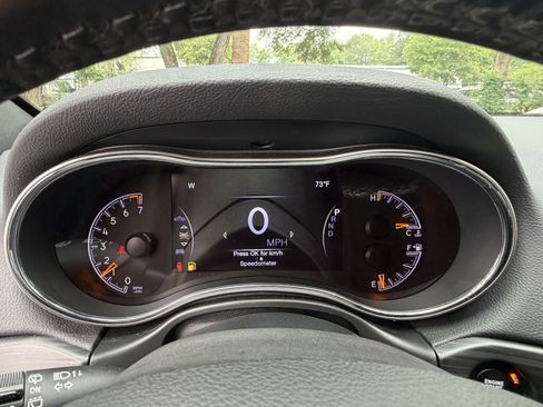 Used 2020 Jeep Grand Cherokee Altitude RWD image 22