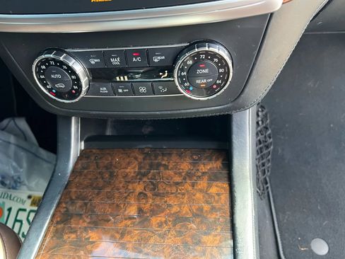 Used 2016 Mercedes-Benz GL 550 4MATIC image 52