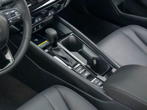 Certified 2025 Honda Accord EX-L image 12