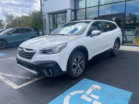 Used 2022 Subaru Outback Limited AWD/4WD image 1