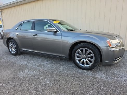 Used 2011 Chrysler 300 Limited w/ Sound Group image 2