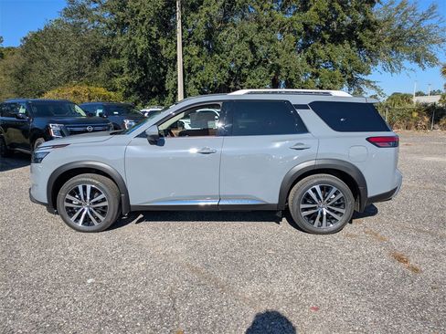 New 2025 Nissan Pathfinder Platinum w/ Cargo Package image 6
