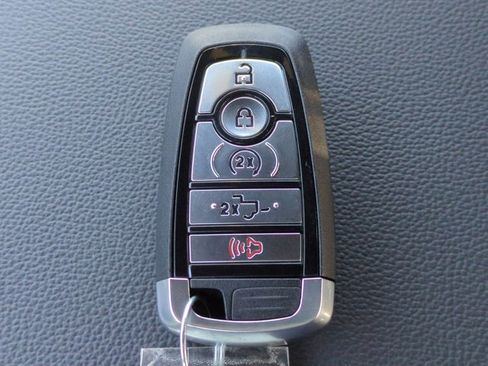 New 2025 Ford F150 Lariat w/ Equipment Group 502A High image 28