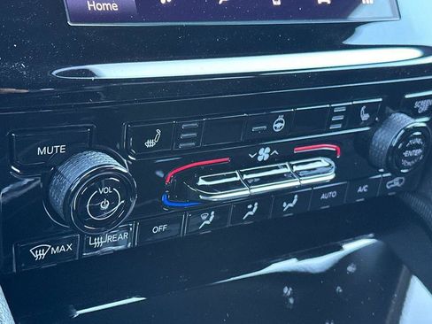 New 2025 Jeep Grand Cherokee Altitude image 20