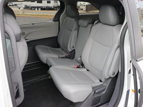 Used 2024 Toyota Sienna XLE image 13