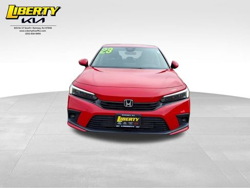 Used 2023 Honda Civic Touring image 2
