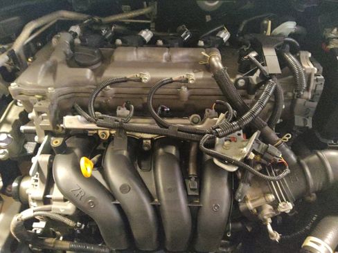 Used 2021 Toyota Corolla LE FWD image 30