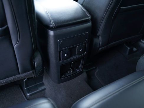 Used 2023 Ford Explorer XLT w/ Equipment Group 202A image 27