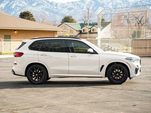 Used 2021 BMW X5 xDrive40i w/ M Sport Package image 4