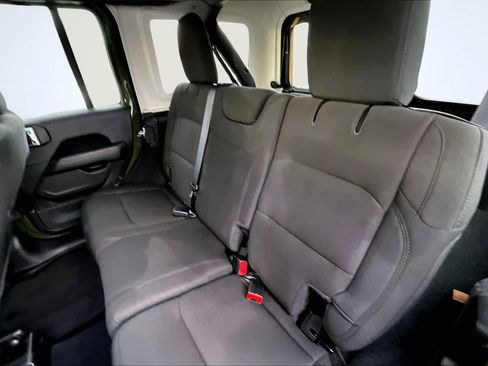 Used 2023 Jeep Wrangler Sahara image 13