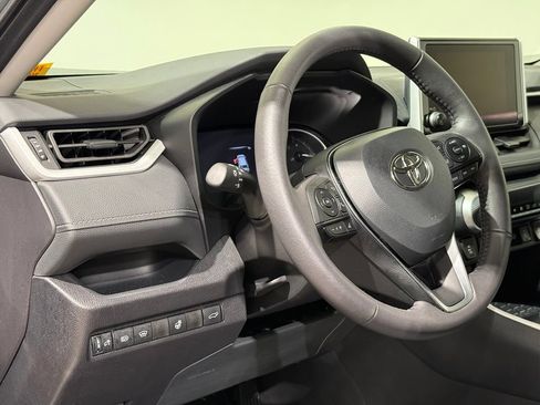 Certified 2025 Toyota RAV4 XLE w/ Convenience Package AWD/4WD image 17