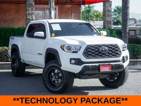 Used 2021 Toyota Tacoma TRD Off-Road w/ Technology Package AWD/4WD image 2