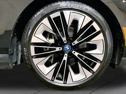 Used 2024 BMW i5 eDrive40i w/ Premium Package RWD image 10
