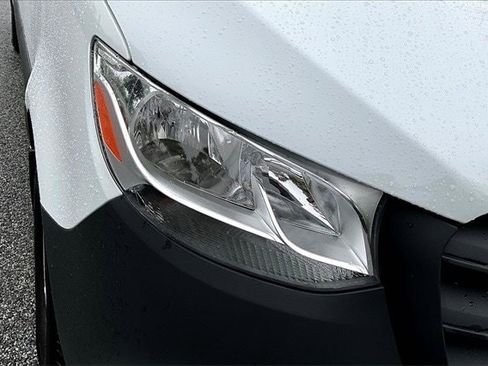 Used 2025 Mercedes-Benz Sprinter 2500 image 33