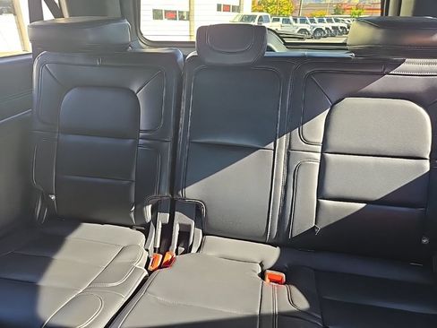 Used 2024 Lincoln Navigator L 4WD image 26
