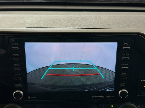 Used 2022 Toyota Highlander XLE image 22