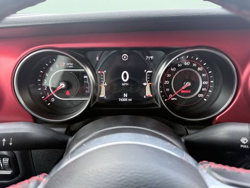 Used 2021 Jeep Gladiator Rubicon w/ Cold Weather Group image 59